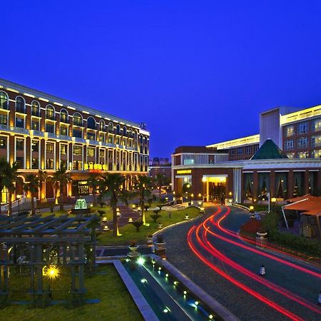 Royal Grace Hotel Optics Valley Wuhan Exterior photo