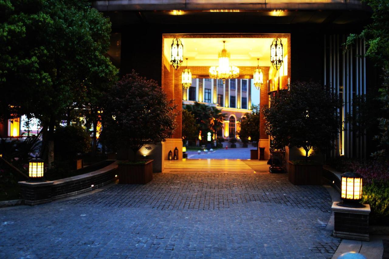 Royal Grace Hotel Optics Valley Wuhan Exterior photo